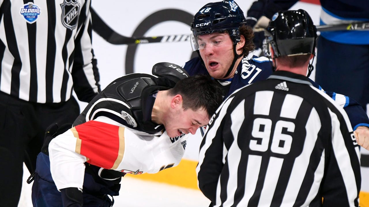 Panthers beat Jets 4-2 for Finnish split